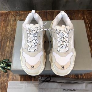 Balenciaga Casual Shoes For Men & Women